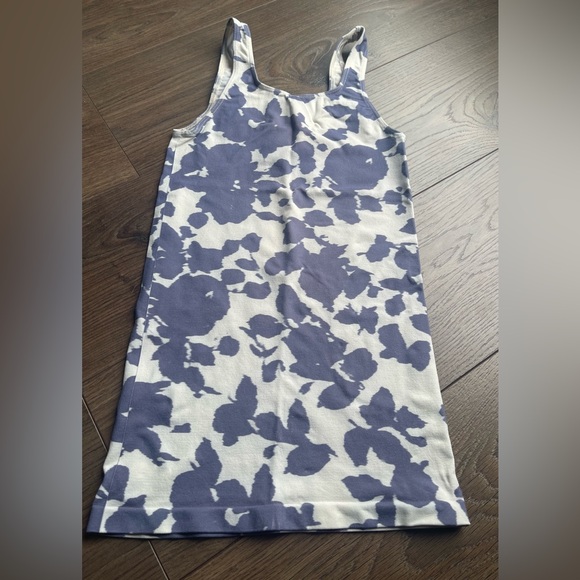 Babaton Sports Tank Top - Picture 2 of 4